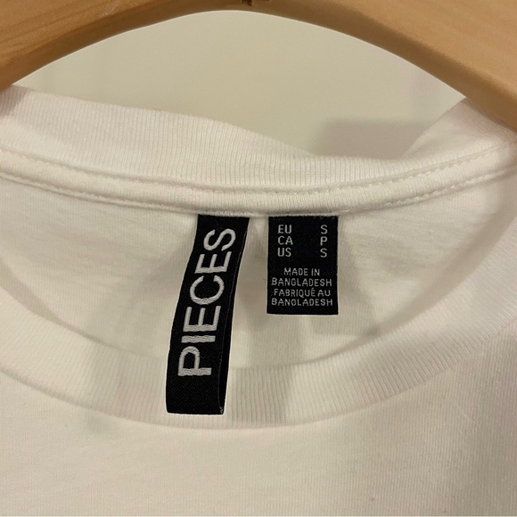 Pieces Santa Cruz Beach Club Graphic Tee. Size small. - Picture 7 of 16